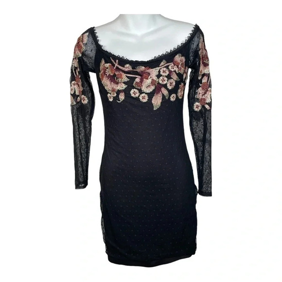 Guess mesh dot‎ embroidered off shoulder dress S - Picture 2 of 8